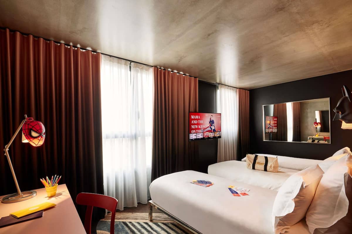 Tremannsrom (Large Mama) | Sengetøy av topp kvalitet, safe på rommet og individuelt dekorert