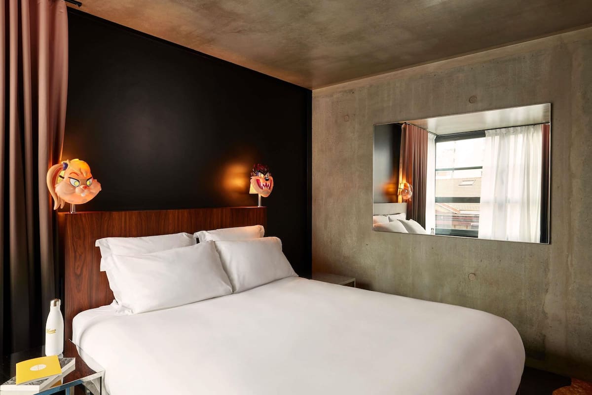 Rom, hjørnerom (Medium Mama) | Sengetøy av topp kvalitet, safe på rommet og individuelt dekorert