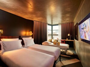 Premium bedding, in-room safe, individually decorated, desk - Mama Shelter Paris East (Paris)
