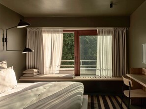 Bold Room | 1 bedroom, desk, laptop workspace, blackout curtains