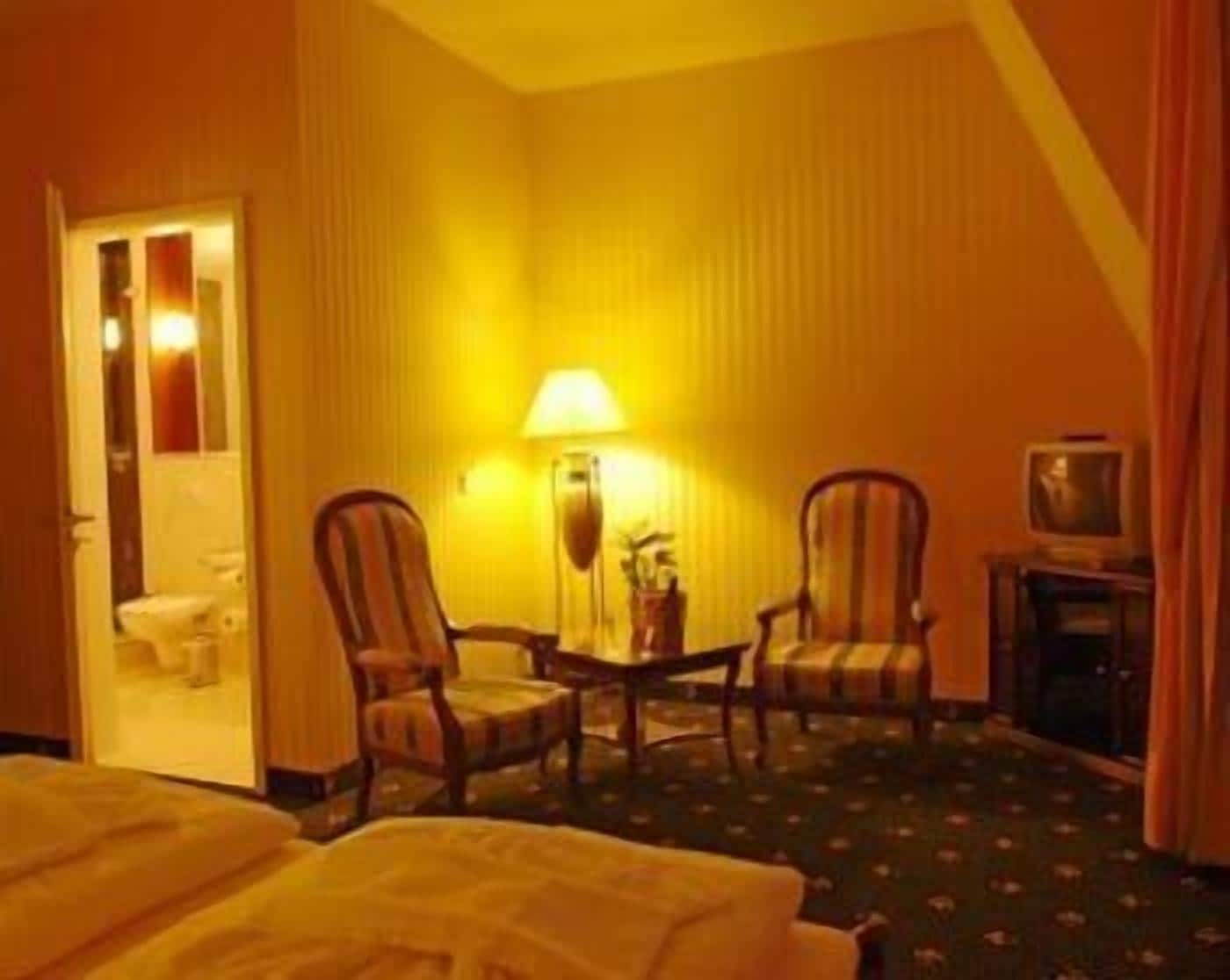 comfort double room | hypo-allergenic bedding, minibar, in-room safe, individually decorated