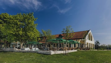 Sundeck