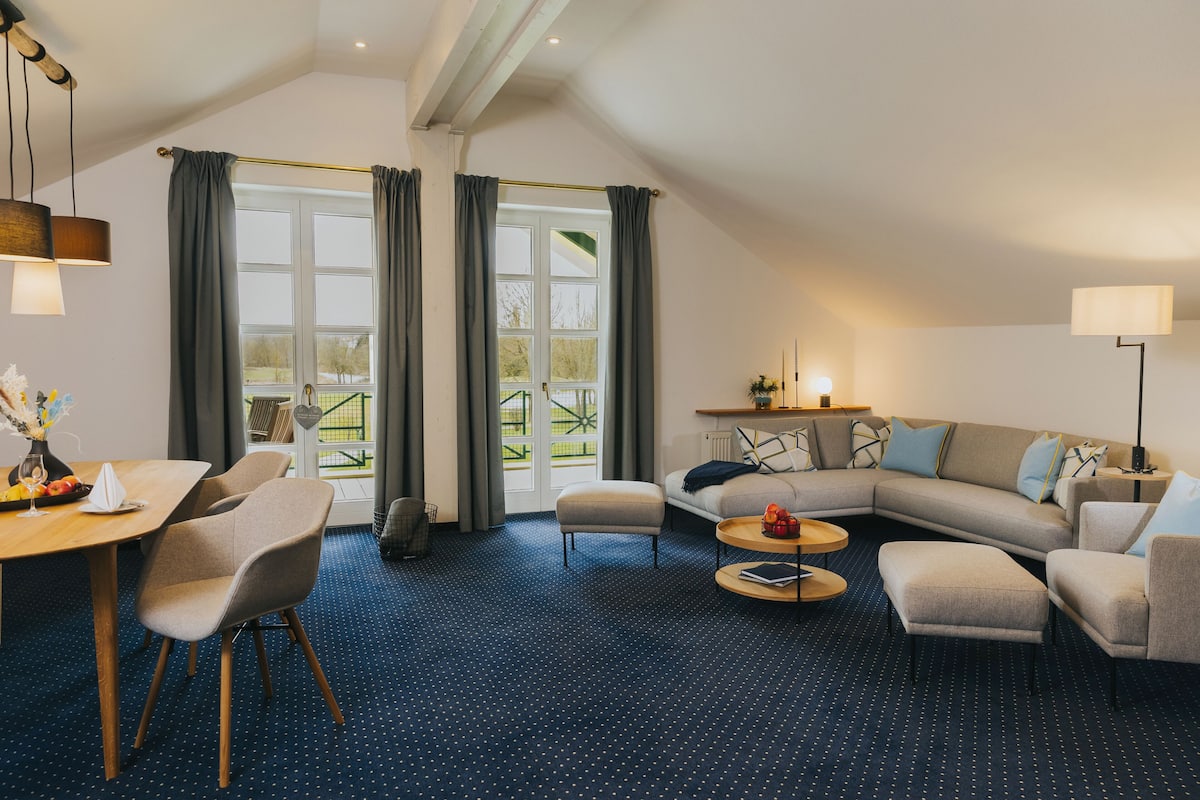 Suite | Living area