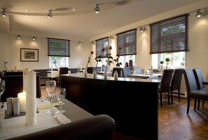 Lunsj og middag serveres