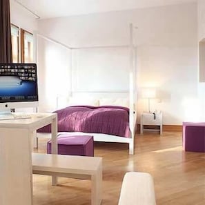 小型套房 | 办公桌、婴儿床、折叠床/加床(额外收费)、免费 WiFi