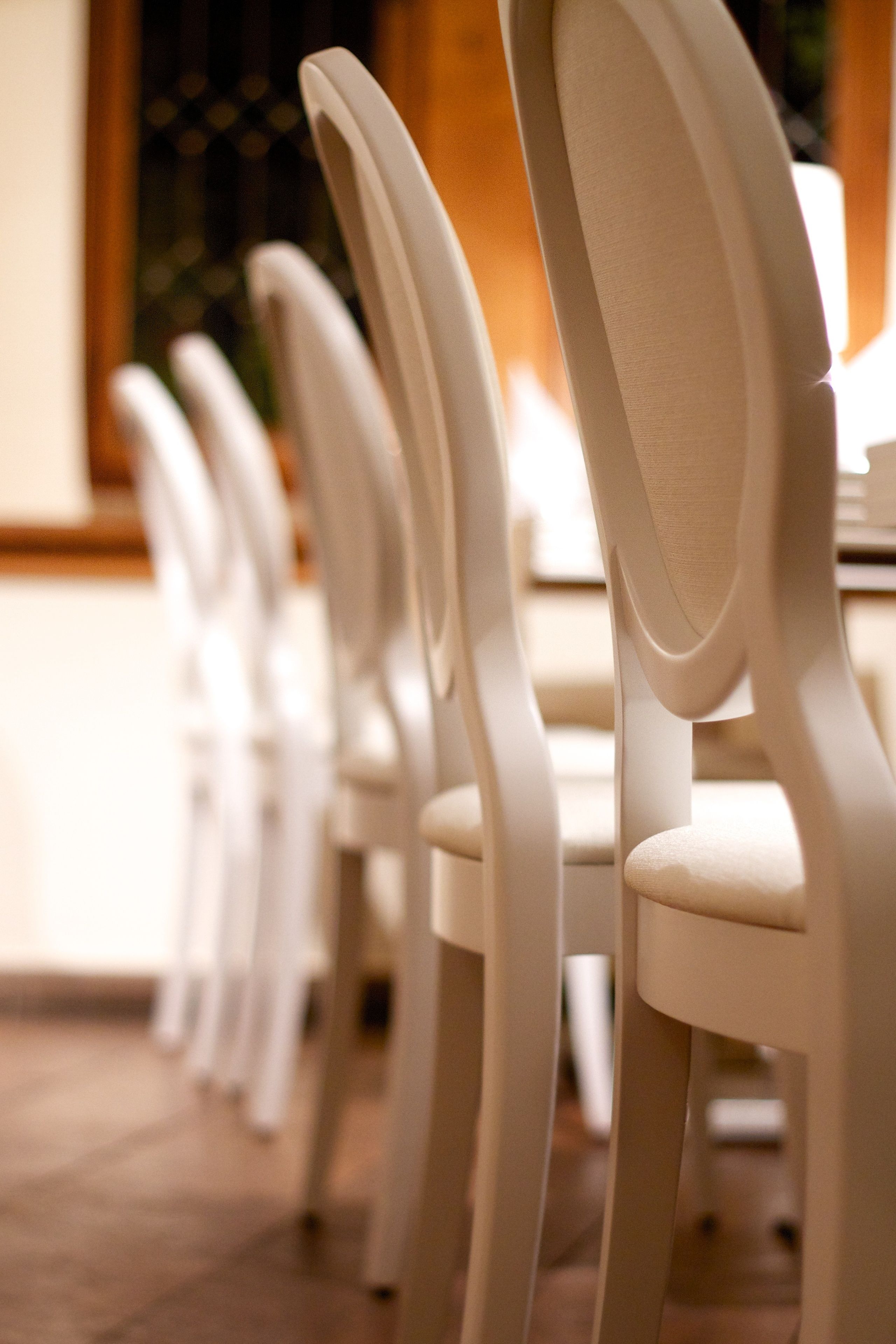 lunch and dinner served, international cuisine