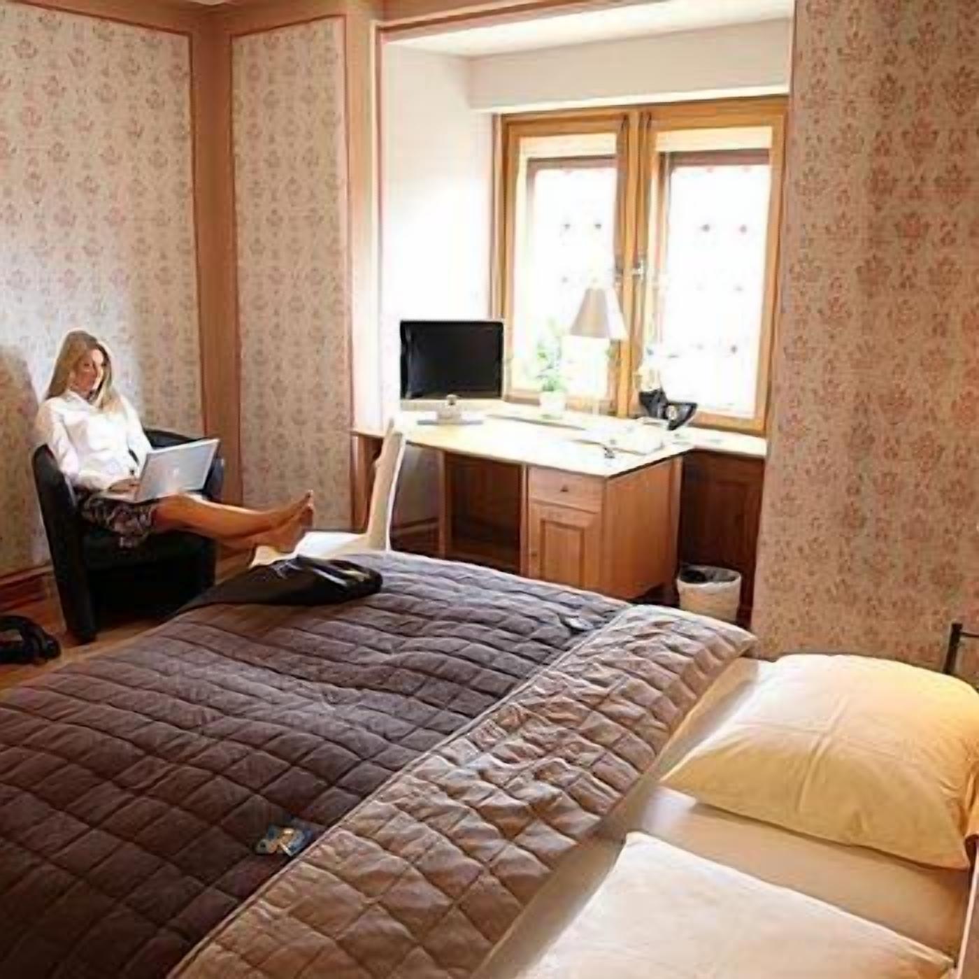 junior suite | desk, cots/infant beds, rollaway beds, free wifi