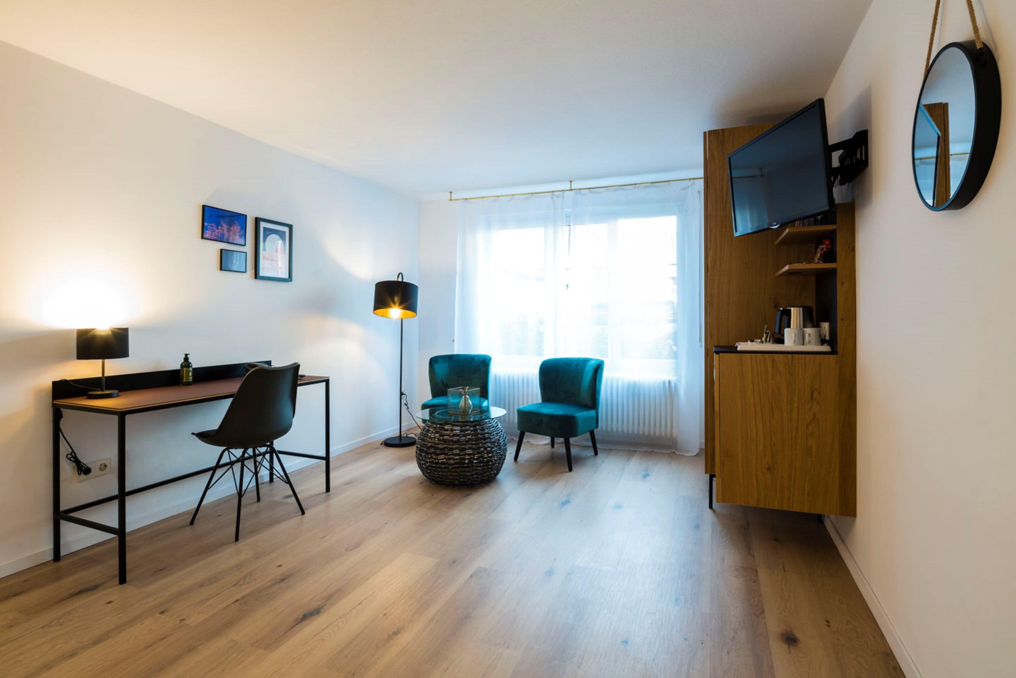 comfort double room (gästehaus) | desk, blackout curtains, iron/ironing board, free wifi