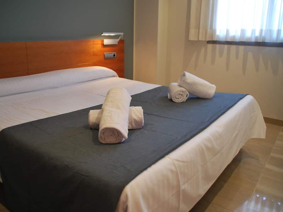 1 quarto, escrivaninha, berços grátis, Wi-Fi de cortesia