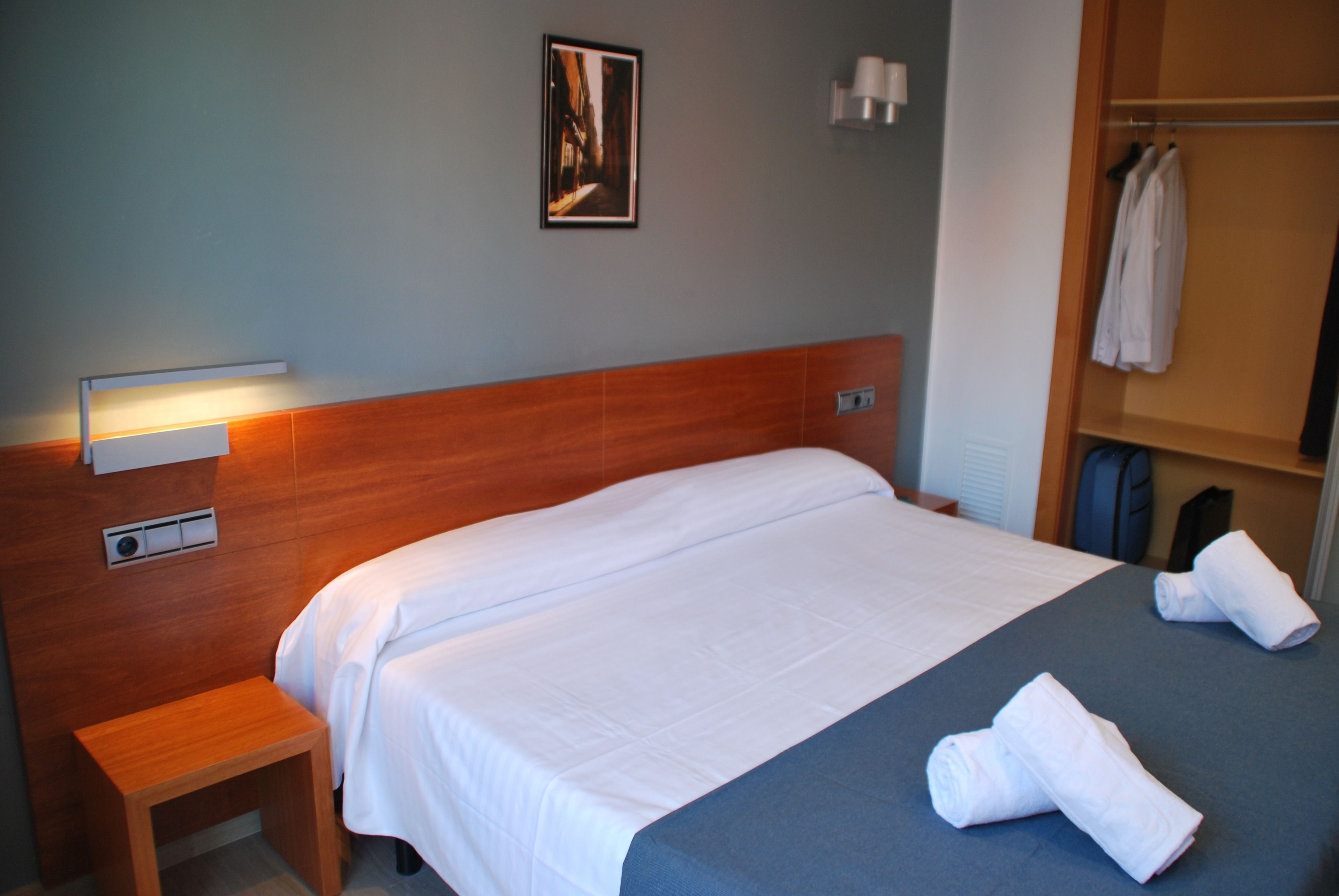 1 slaapkamer, een bureau, gratis babybedden, gratis wifi