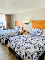 Cortinas blackout, tabla de planchar con plancha y wifi gratis 