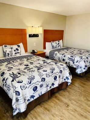 Blackout drapes, iron/ironing board, free WiFi, bed sheets - Oceanview Inn (Emerald Isle)