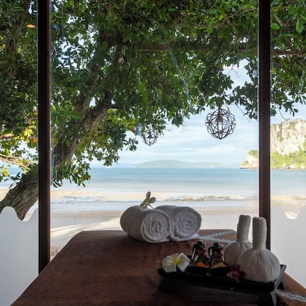 Aromatherapy, Thai massages, 2 treatment rooms