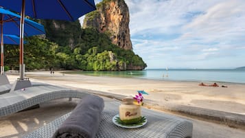 2 outdoor pools, pool umbrellas, sun loungers
