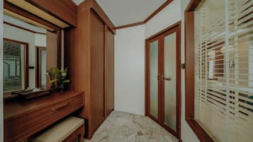 Luxury Villa, 1 Bedroom (Suite Cottage) | Minibar, in-room safe, blackout drapes, WiFi (free)