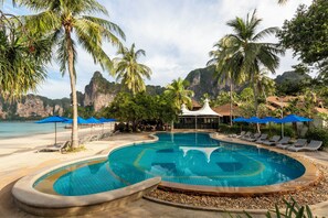 2 outdoor pools, pool umbrellas, sun loungers