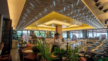 Daily buffet breakfast (THB 450 per person)