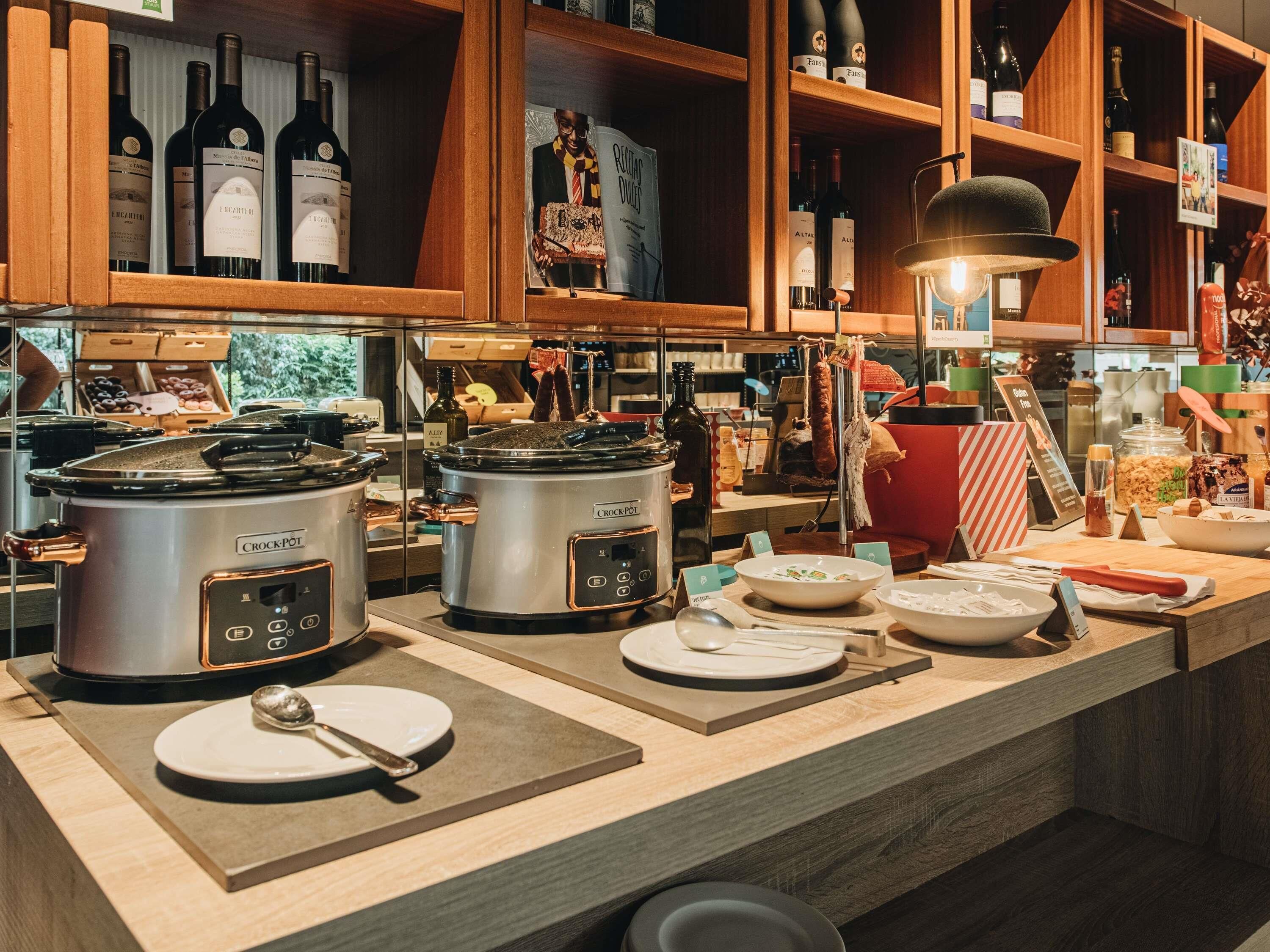 daily full breakfast (eur 12 per person)