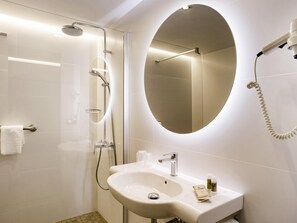 Standard Room, 1 Double Bed | Desk, laptop workspace, blackout drapes, iron/ironing board - ibis Styles Figueres Ronda (Figueres)