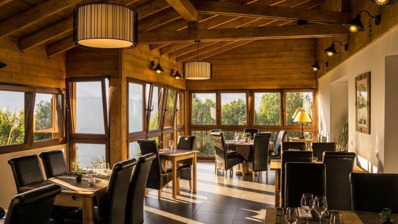 breakfast and dinner served, french cuisine