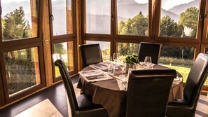 Breakfast and dinner served, French cuisine - Le Caprice Des Neiges (Crest-Voland)