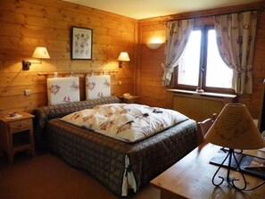 Desk, free cots/infant beds, free WiFi, bed sheets - Le Caprice Des Neiges (Crest-Voland)