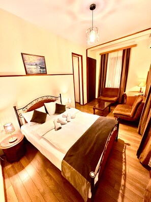 Premium bedding, minibar, in-room safe, desk - Hotel British House (Tbilisi)