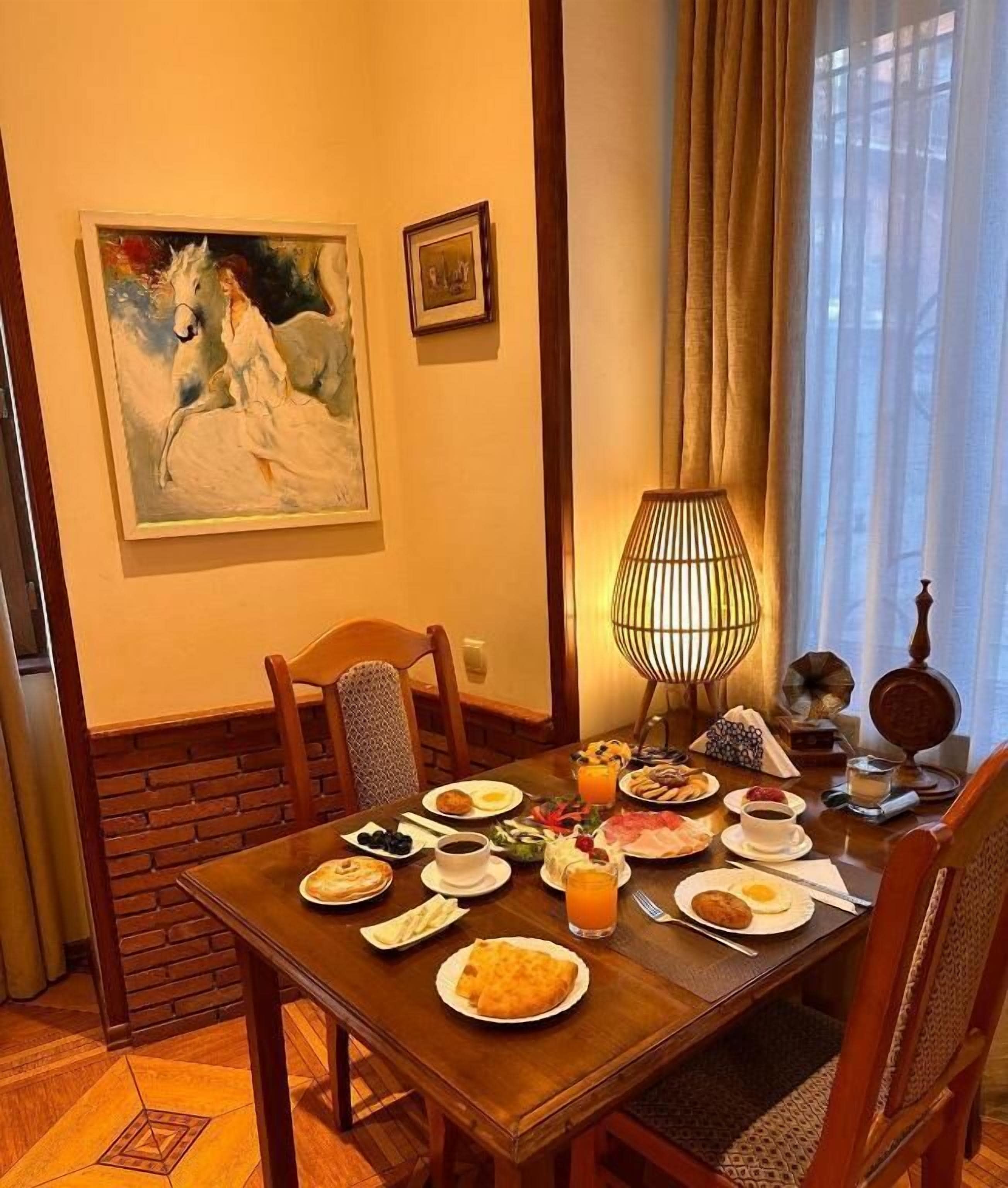daily continental breakfast (usd 9 per person)