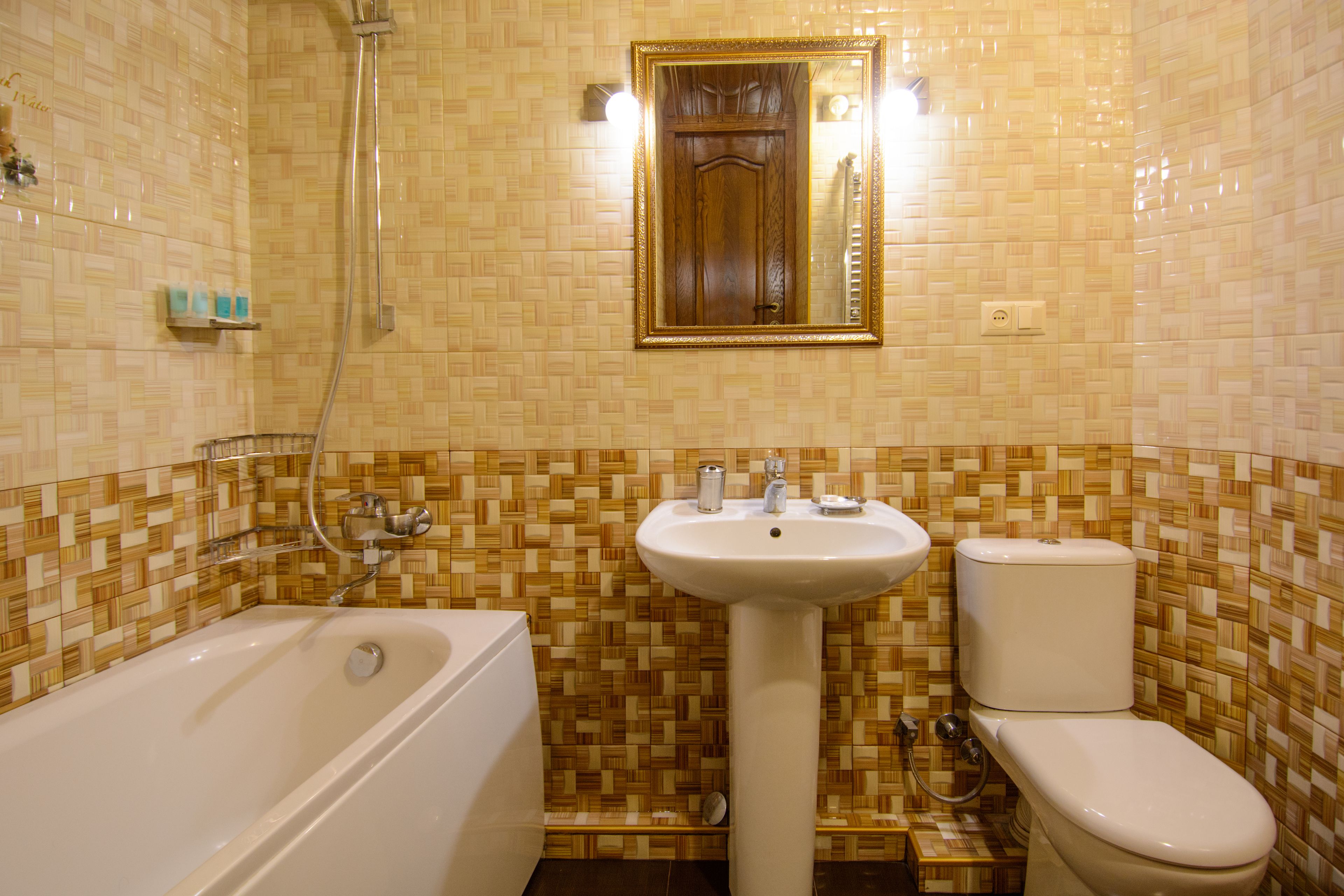 bathtub, deep-soaking bathtub, eco-friendly toiletries, hair dryer