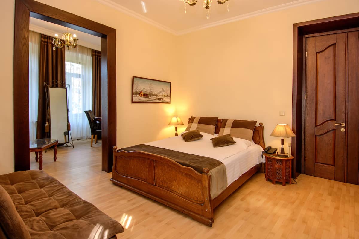 Suite, Balcony | 1 bedroom, premium bedding, minibar, in-room safe