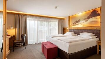 Superior Double Room | Hypo-allergenic bedding, minibar, in-room safe, free WiFi