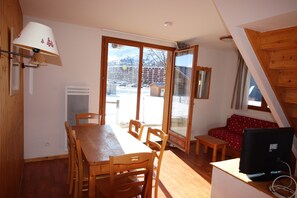 Télévision à écran plat