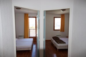 遮光窗帘、隔音、熨斗/熨板、免费婴儿床