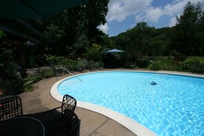 Terrace/patio - Alpenhof Bed and Breakfast (Media)
