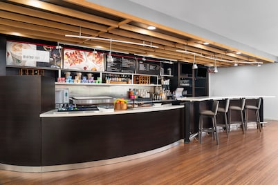 Courtyard by Marriott Richmond North