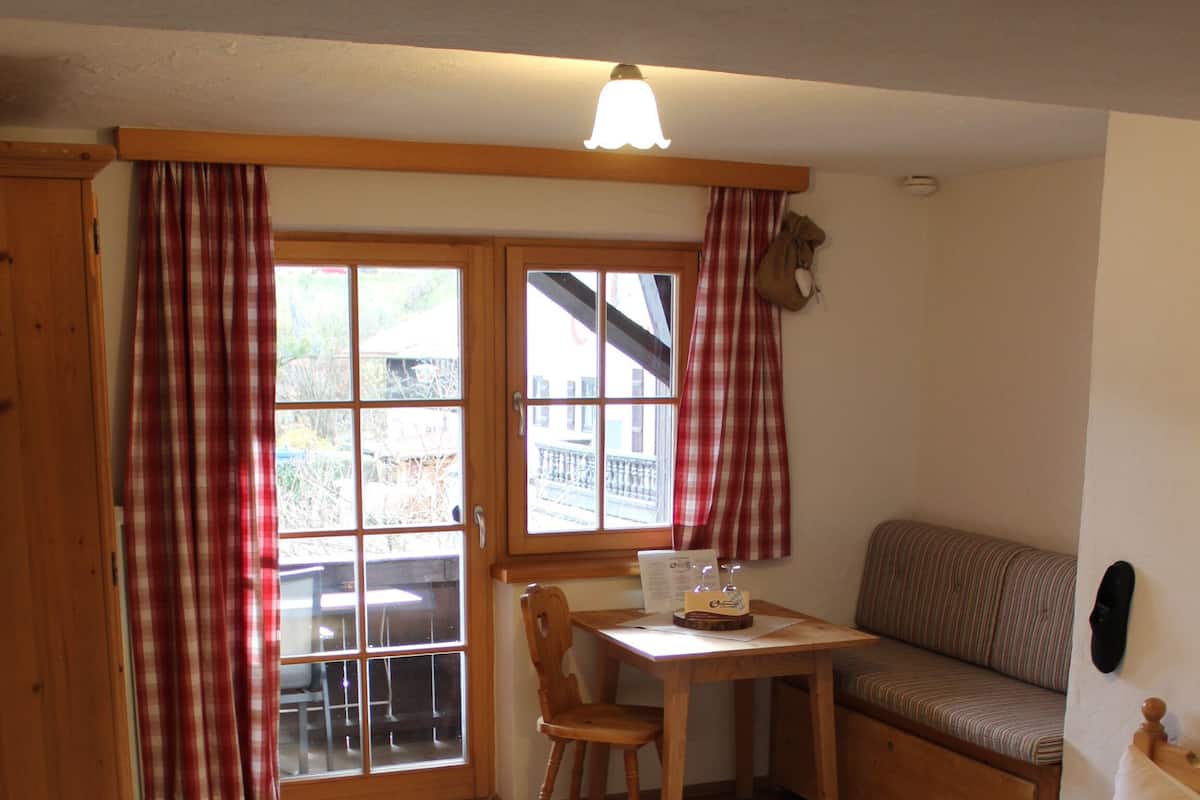 Double Room, Balcony | Individually decorated, individually furnished, cots/infant beds
