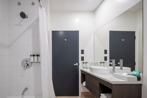Superior 1 Bedroom King Suite | Bathroom
