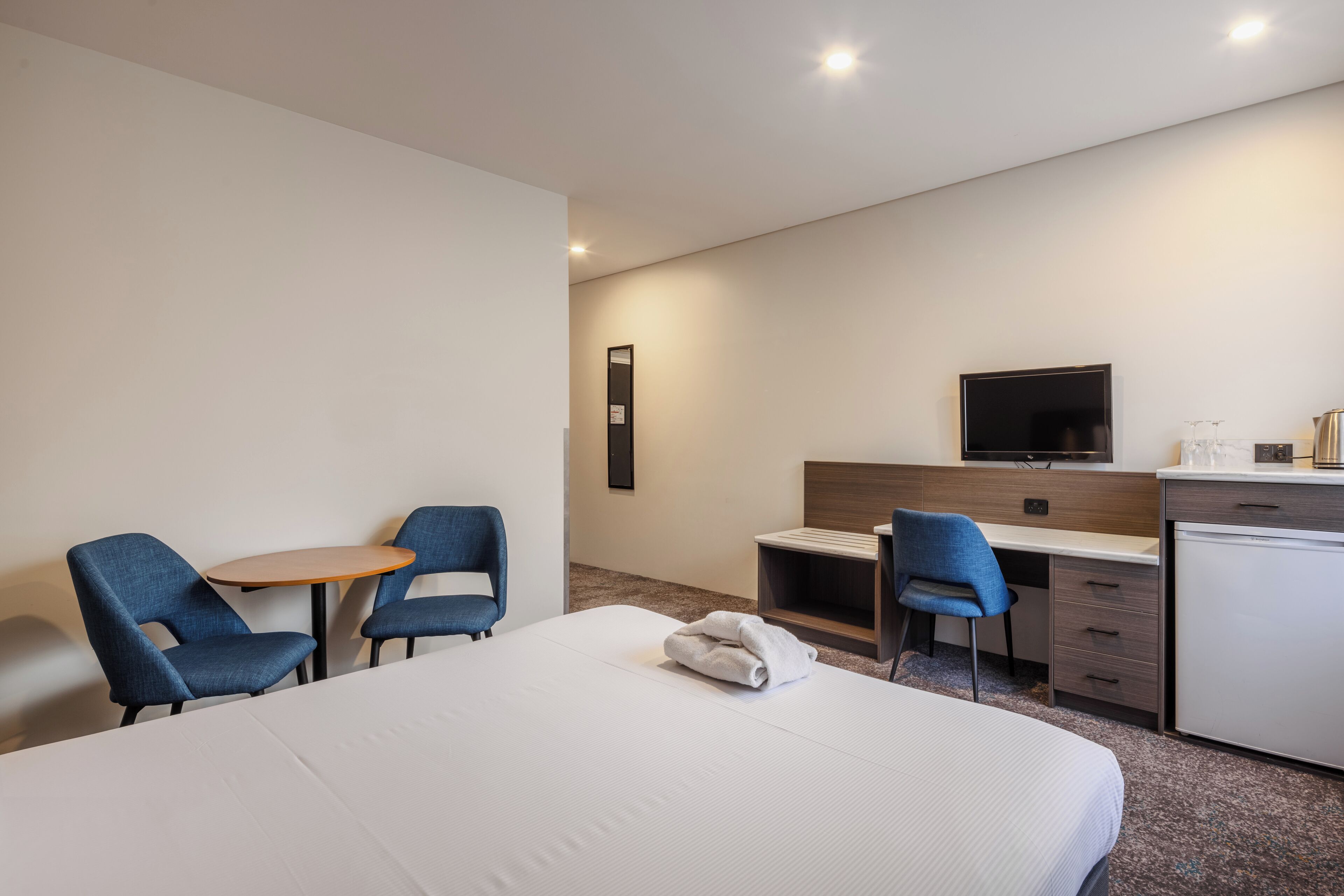 standard accessible king | desk, iron/ironing board, free wifi, bed sheets