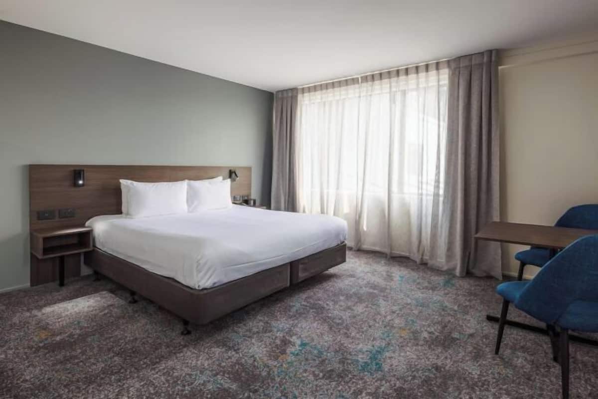 Desk, iron/ironing board, free WiFi, bed sheets