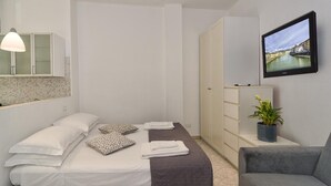 Room - Hotel Astor (Pisa)