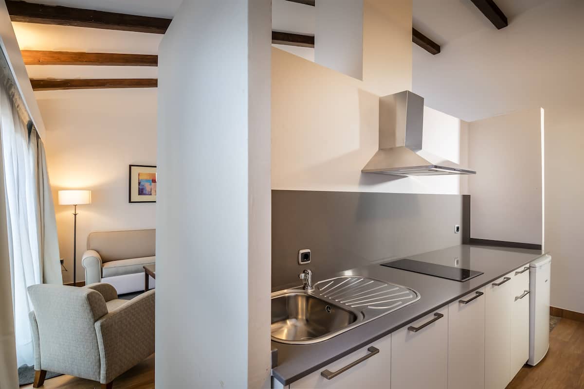 electric kettle, griddle