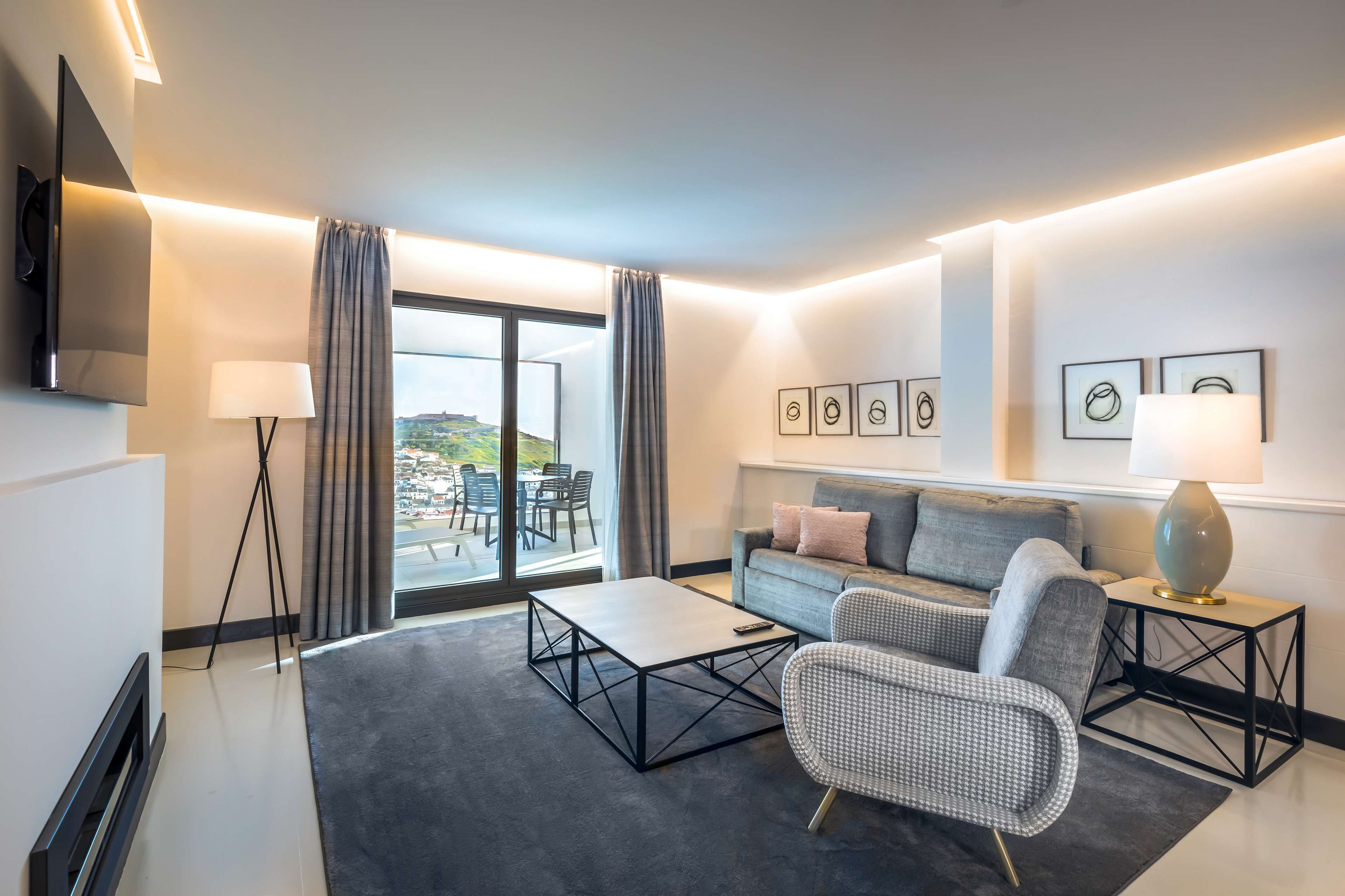 junior suite, hot tub (terrace with views) | 1 bedroom, minibar, in-room safe, desk