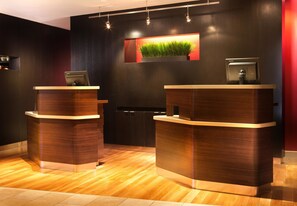 Lobby - Courtyard Marriott Denton (Denton)