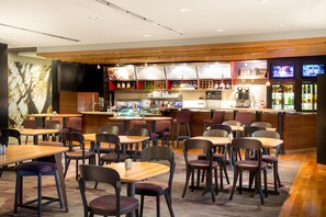 Full breakfast for a fee - Courtyard Marriott Denton (Denton)