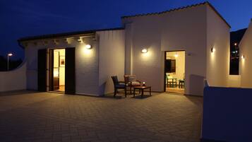 Phòng Suite | Bộ trải giường bằng vải cotton Ai Cập, nệm Select Comfort, minibar