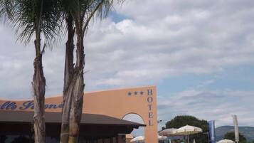 บริเวณภายนอก