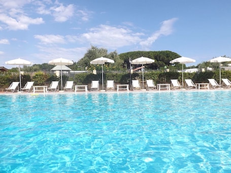Seasonal outdoor pool
