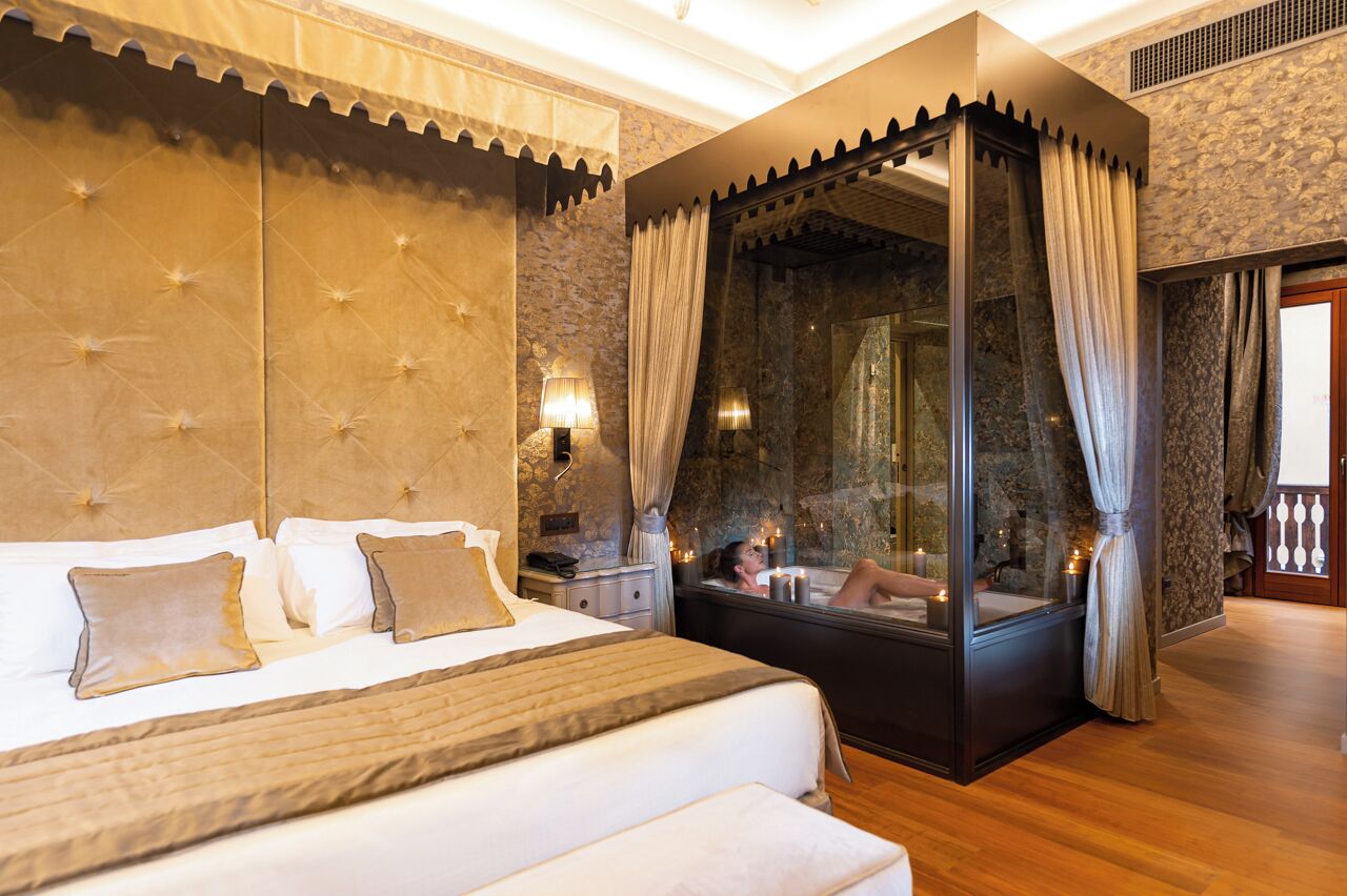 emotion junior suite canal view and balcony | down duvets, minibar, in-room safe, desk