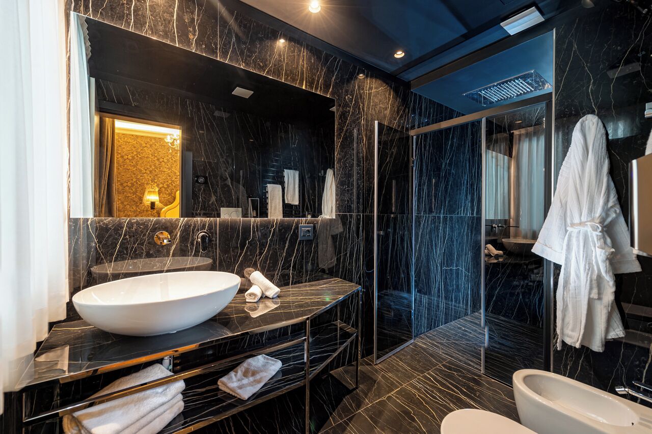 emotion junior suite trifora | bathroom | free toiletries, hair dryer, towels, soap