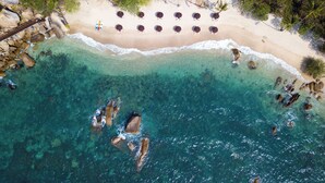 私家海滩、沙滩椅、海滩遮阳伞、沙滩毛巾